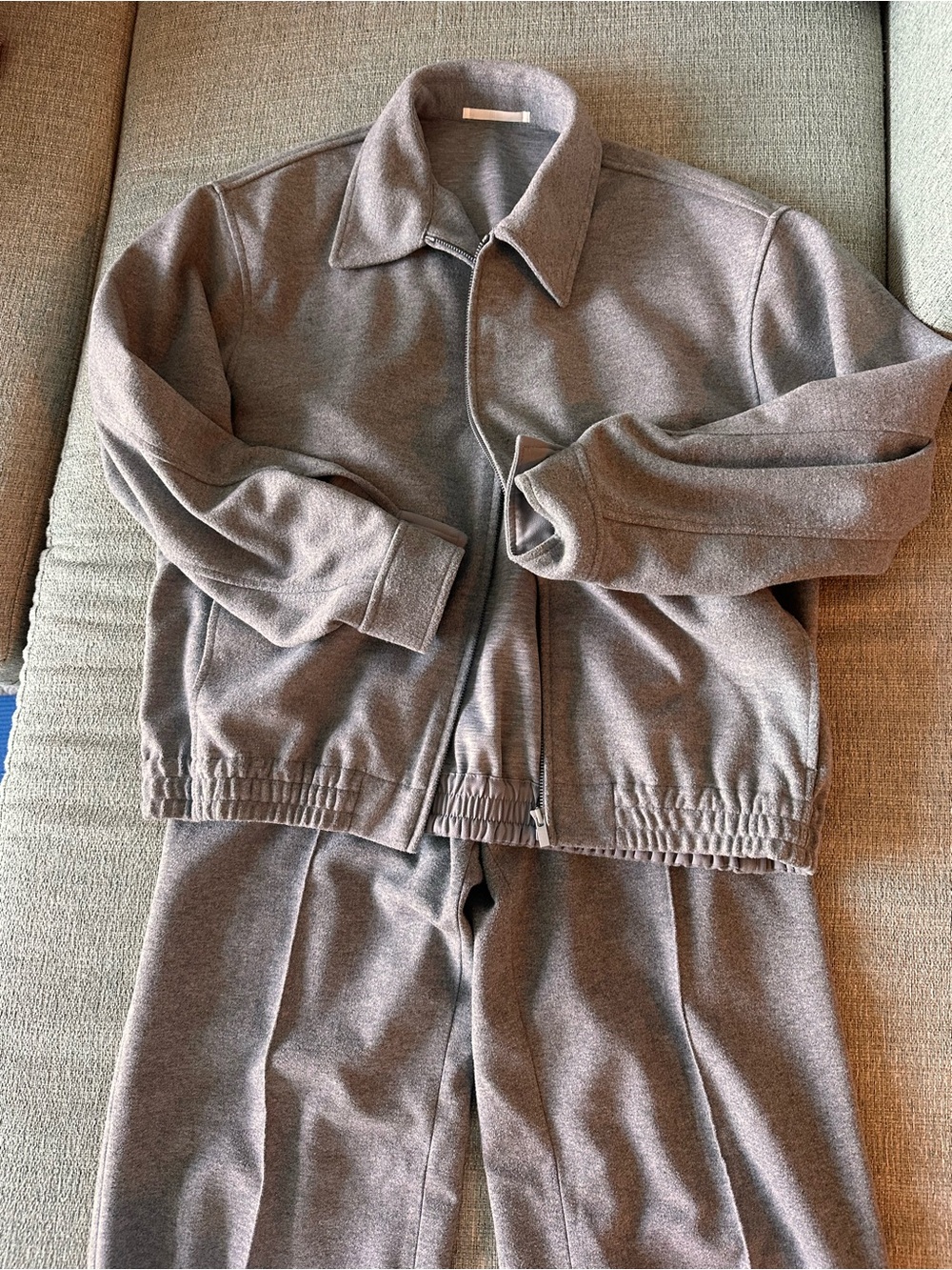 Uniqlo Heather Gray Sweatshirt Top